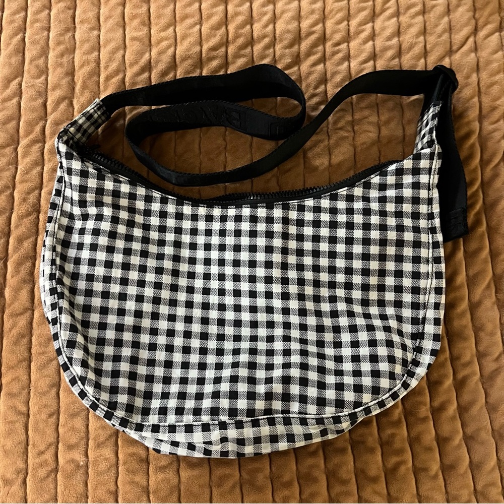 BAGGU Medium Crescent Bag Black Gingham